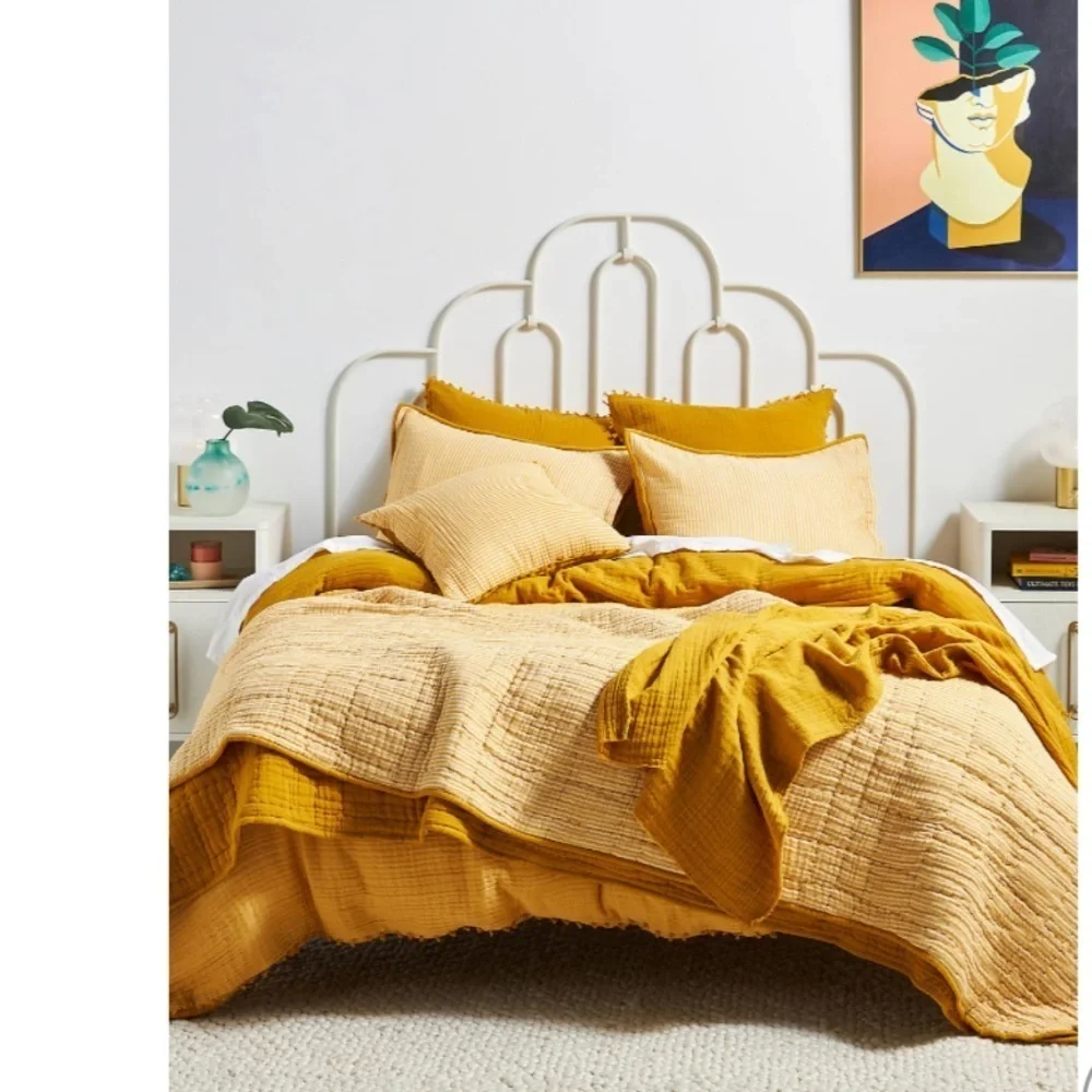 Anthropologie Reversible Airy Gauze Quilt Size King New Plus